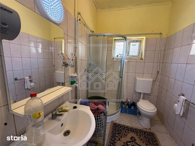 Casă cu 4 camere cu Teren 1418 Mp în Șeica Mare