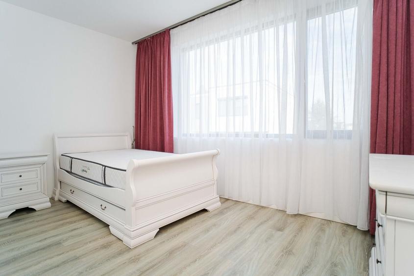 Duplex cu 4 camere cu Canalizare în Păcurari