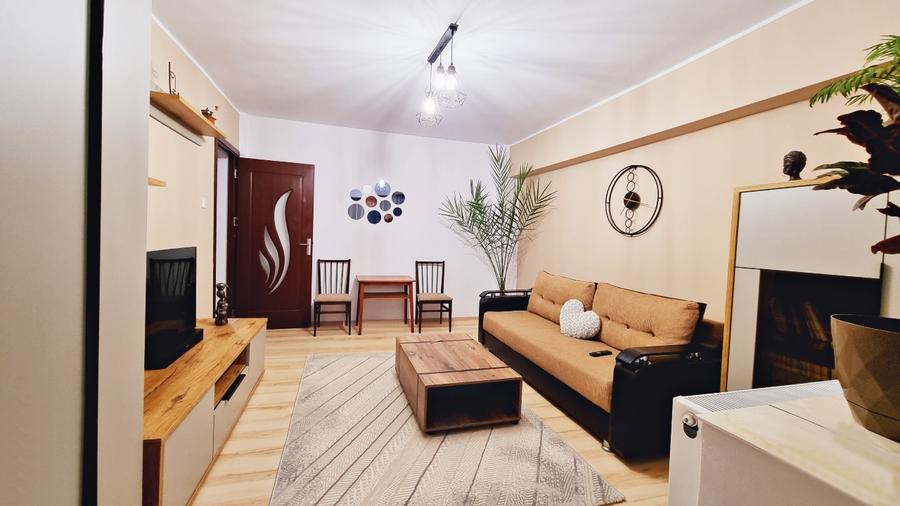 Apartament cu 2 camere decomandat în Central