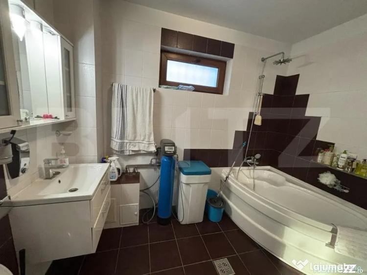 Casă cu 5 camere cu Teren 2300 Mp în Aninoasa