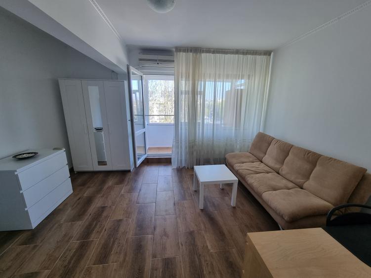 Garsonieră decomandată în Floreasca