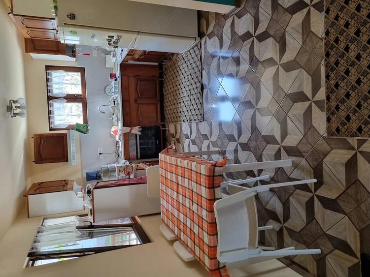 Casă cu Teren 1100 Mp în Buzad