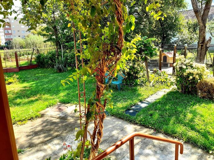 Casă individuală cu 2 camere cu Canalizare în Ultracentral