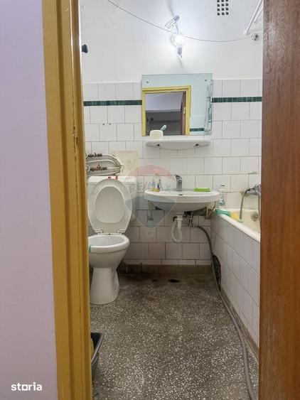 Apartament cu 4 camere decomandat în Titan