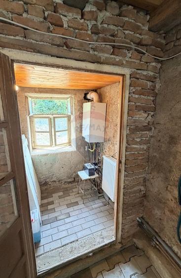 Casă cu 5 camere cu Teren 1400 Mp în Vale