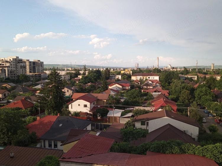 Apartament cu 3 camere semidecomandat în Andrei Mureșanu