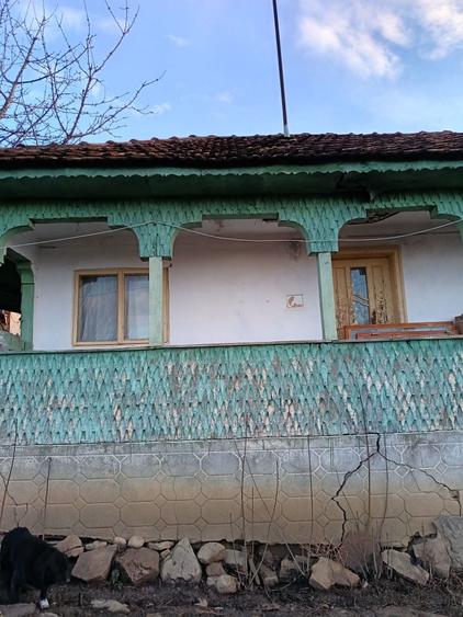 Casă cu 4 camere în Nucșoara de Jos