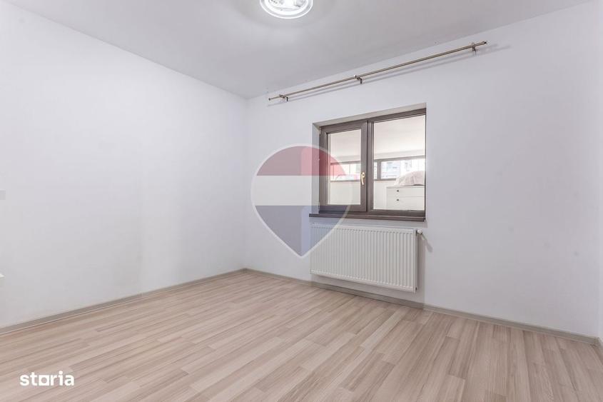 Apartament cu 3 camere semidecomandat în Valea Lupului