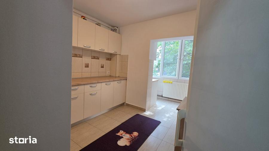 Apartament cu 3 camere decomandat în Lipovei
