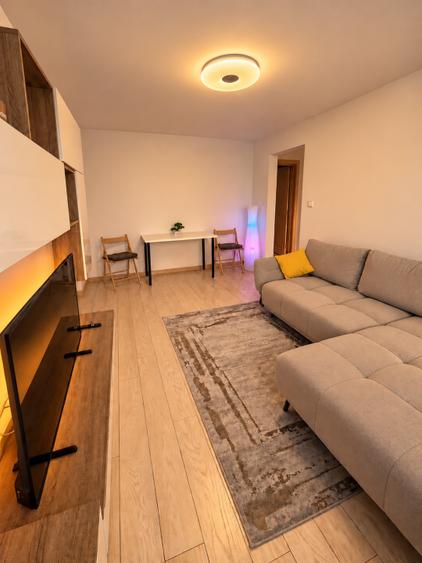 Apartament cu 3 camere semidecomandat, mobilat în Giurgiului