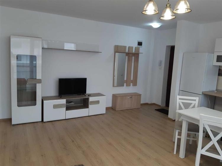 Apartament cu 2 camere semidecomandat, mobilat în Exterior Sud