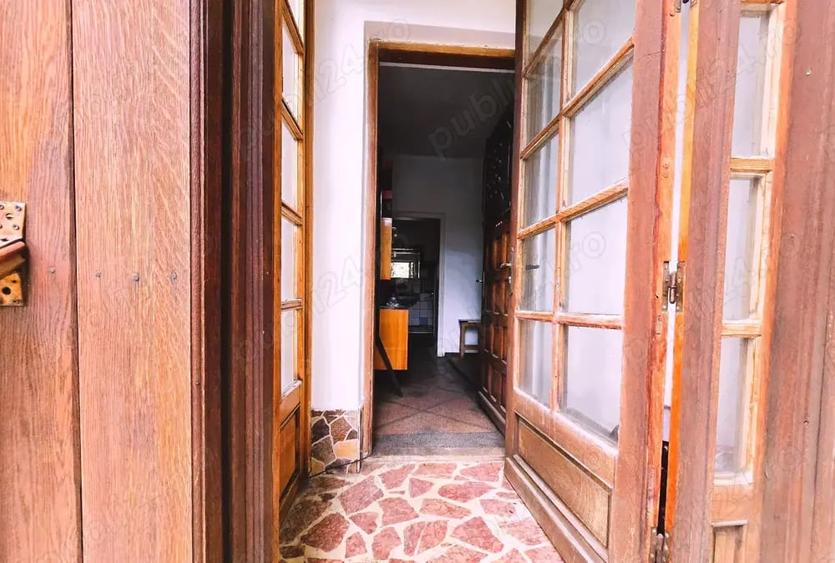Casă cu 2 camere cu Teren 380 Mp în Central