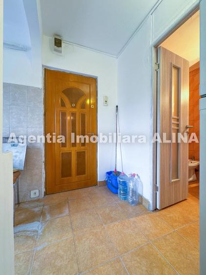 Garsonieră decomandată în Central