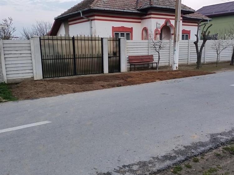 Casă individuală cu 3 camere cu Teren 1900 Mp în Celaru