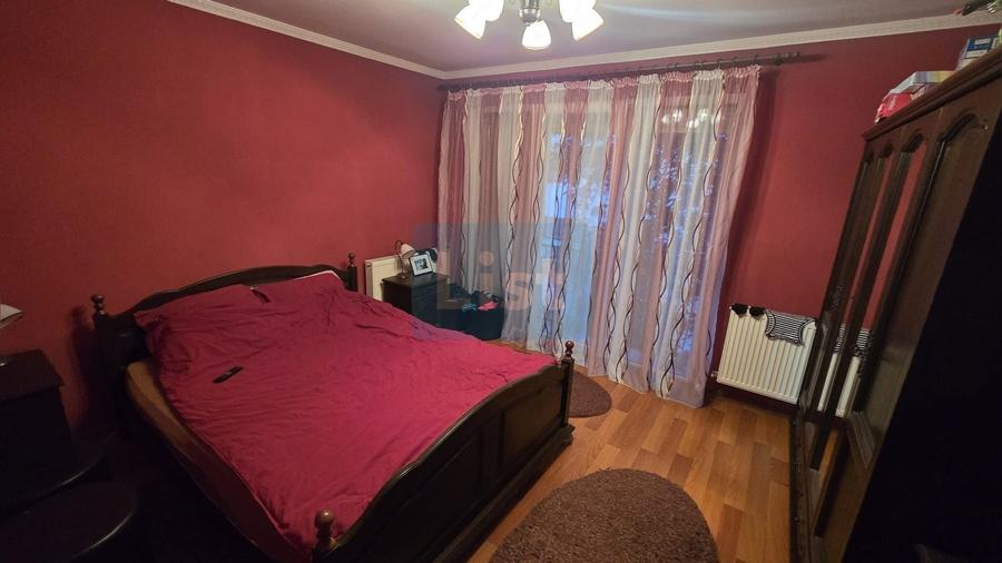 Apartament cu 3 camere semidecomandat în Gherla