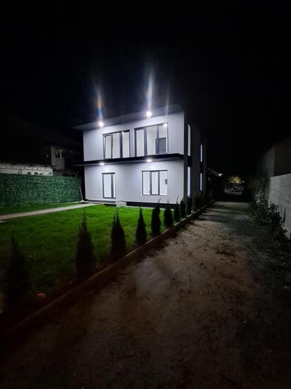 Casă individuală cu 4 camere cu Teren 200 Mp în Exterior Sud