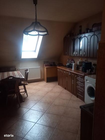 Casă cu 4 camere în Central