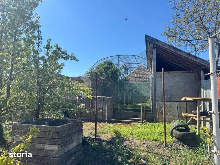 Casă cu 4 camere cu Teren 1536 Mp în Variaș