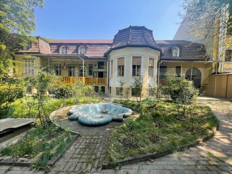 Casă cu 6 camere cu Teren 408 Mp în Sinaia