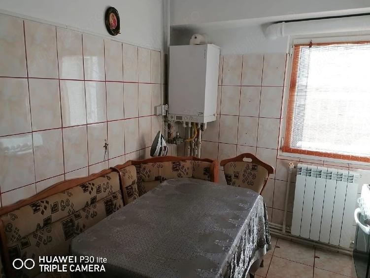 Apartament cu 2 camere decomandat în E3