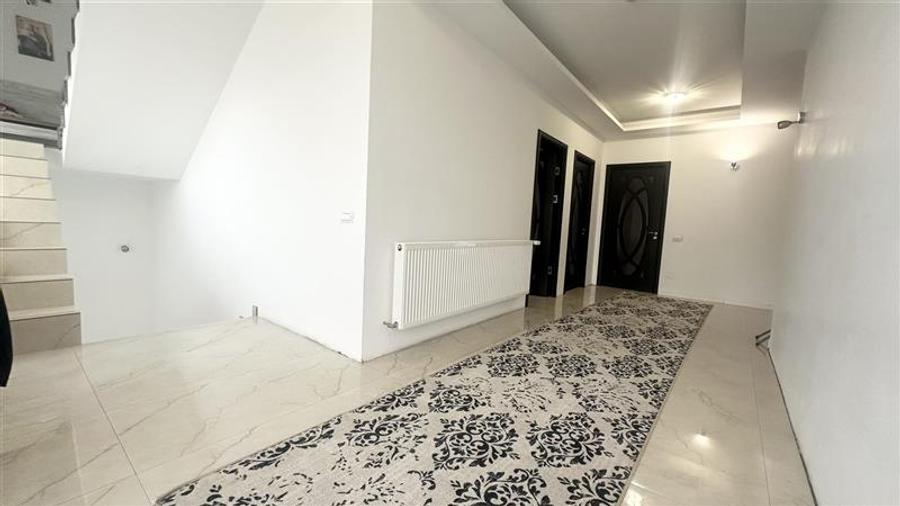Casă individuală cu 6 camere cu Teren 552 Mp în Aurel Vlaicu