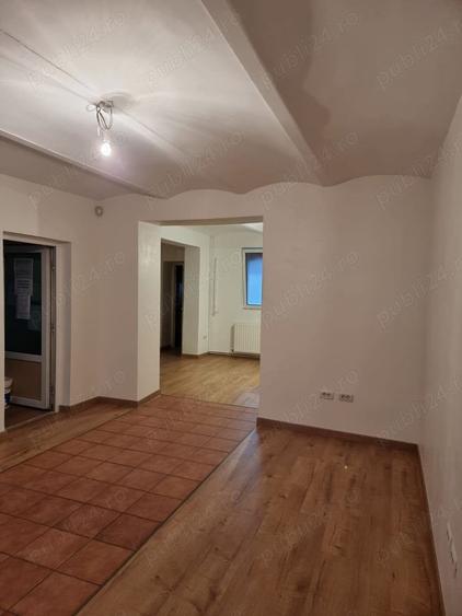 Apartament cu 3 camere în Podgoria