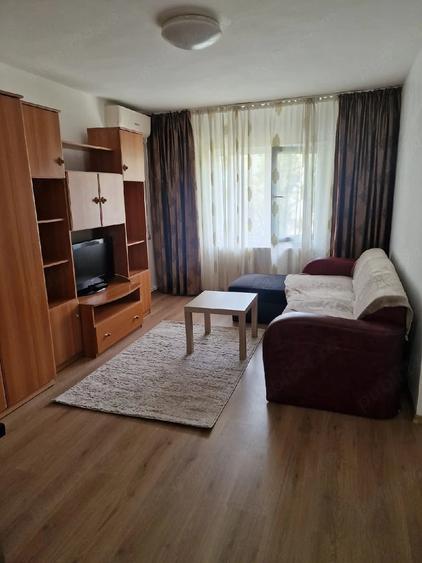 Apartament cu 2 camere semidecomandat în Micro 9