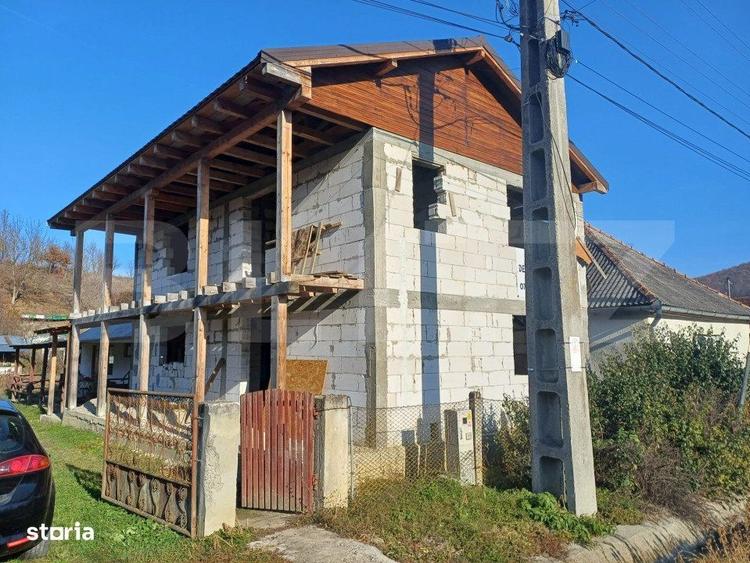 Casă cu 3 camere în Bretea