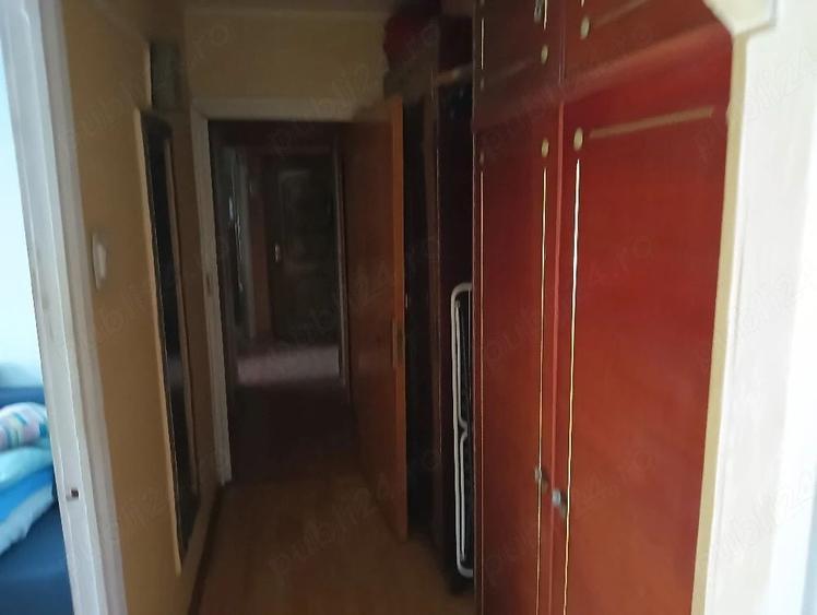 Apartament cu 3 camere decomandat, mobilat în Gorjului