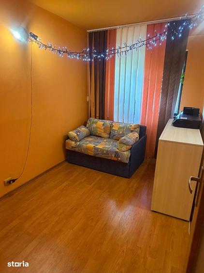Apartament cu 3 camere decomandat în 9 Mai