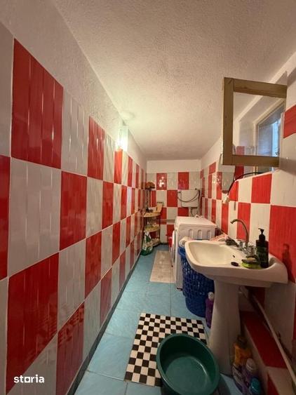 Casă cu 5 camere cu Teren 130 Mp în Lascăr Catargiu