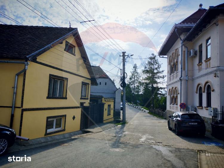 Casă cu 3 camere cu Teren 1757 Mp în Ultracentral