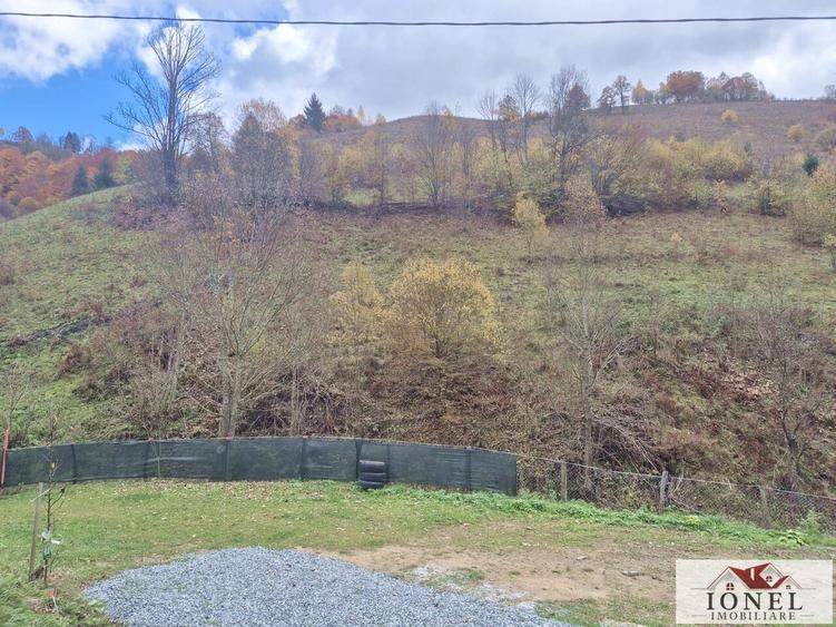 Casă individuală cu 2 camere cu Teren 1707 Mp în Bistra