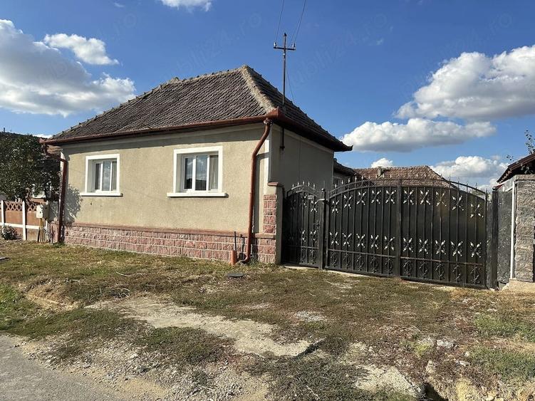 Casă cu 5 camere cu Teren 3200 Mp în Felcheriu