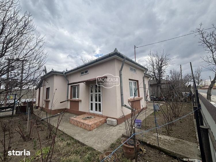 Casă cu 4 camere cu Teren 764 Mp în Central