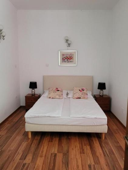 Hotel/Pensiune, de 24 mp, în Central