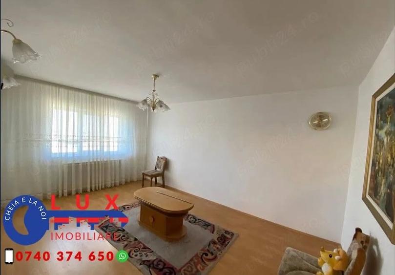 Apartament cu 3 camere decomandat în C5