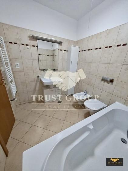 Apartament cu 3 camere decomandat, mobilat în Dacia