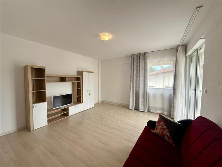 Apartament cu 2 camere decomandat în Rediu
