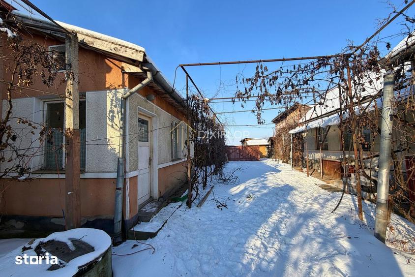 Casă cu 3 camere cu Teren 784 Mp în Criș