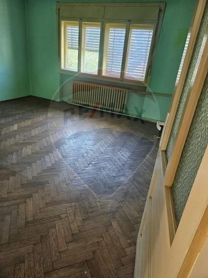 Casă individuală cu 5 camere cu Teren 631 Mp în Ultracentral