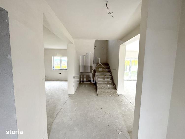 Casă cu 4 camere în Chinteni