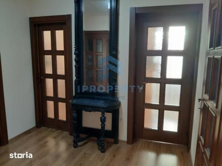 Apartament cu 3 camere decomandat în Romană