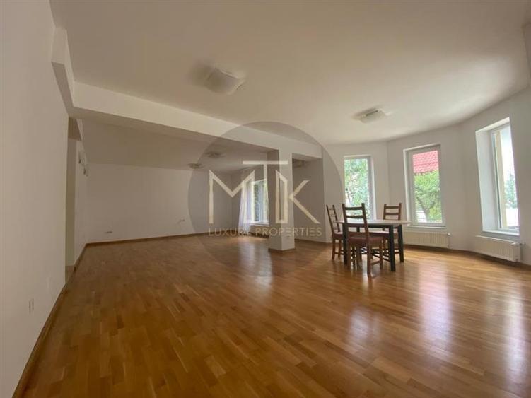Duplex cu 6 camere cu Canalizare în Iancu Nicolae