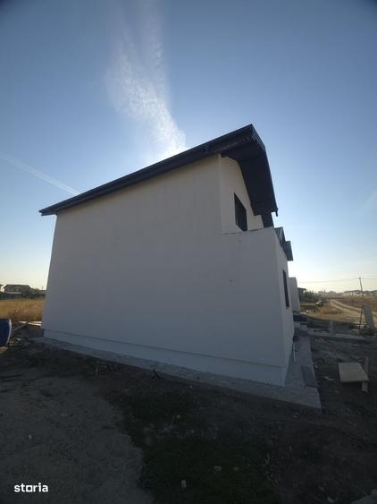Casă cu 4 camere cu Teren 250 Mp în Clinceni
