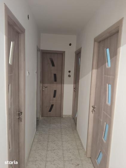 Apartament cu 3 camere decomandat în Păcurari