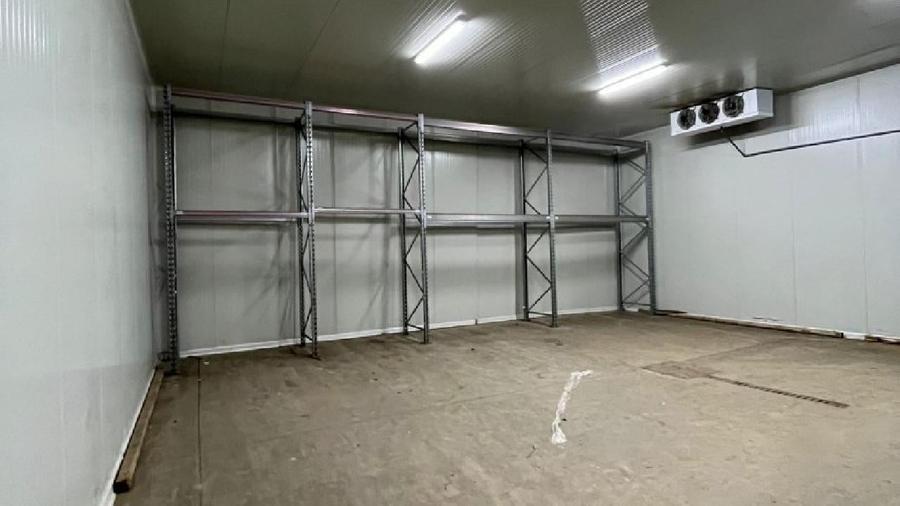 Spațiu industrial, de 1,100 mp, în Puchenii Mari