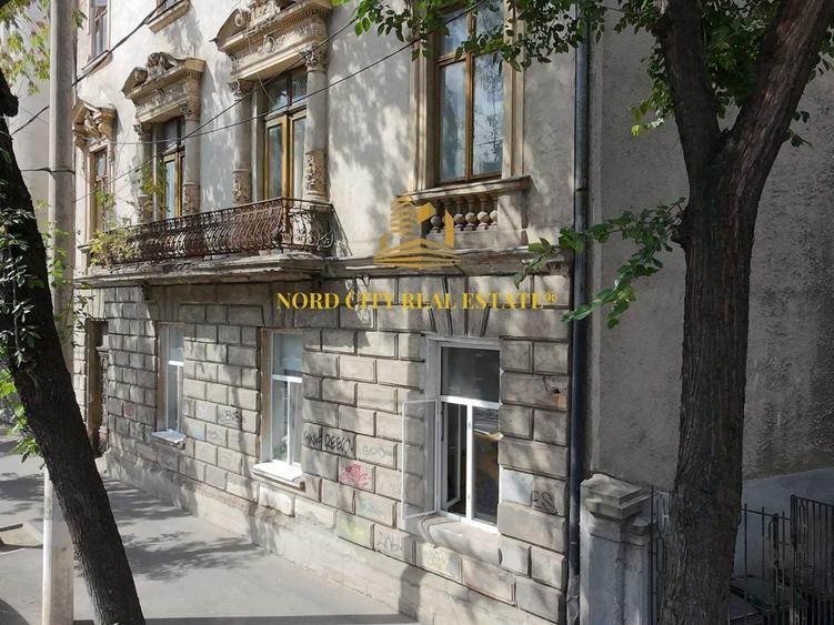 Casă individuală cu 11 camere cu Canalizare în Ferdinand