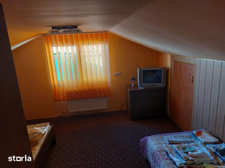 Casă cu 6 camere cu Teren 1400 Mp în Central