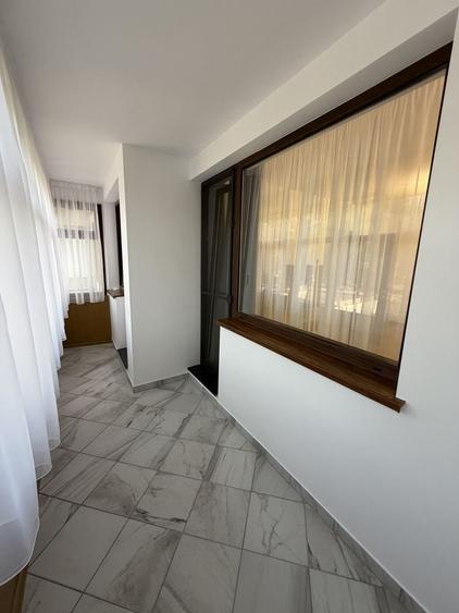 Apartament cu 3 camere decomandat în Exterior Vest